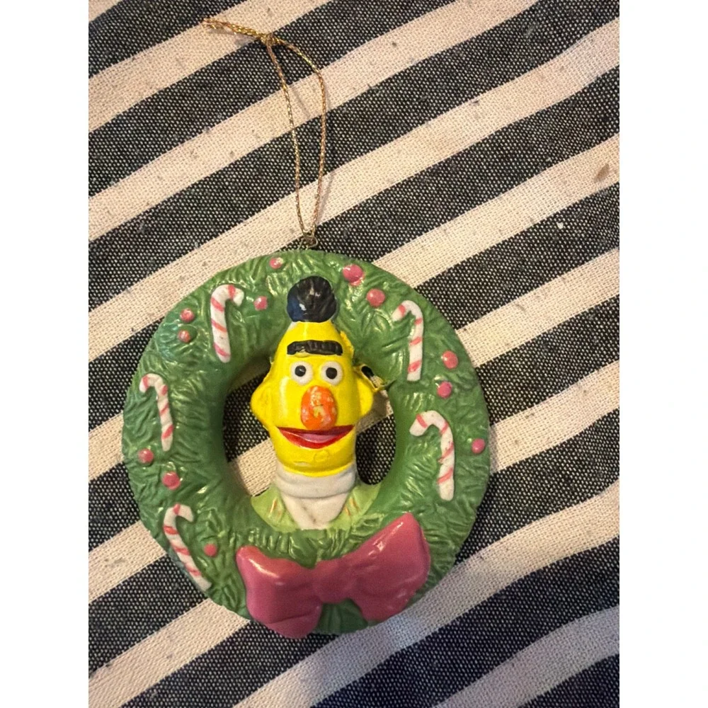 Vintage 1988 Sesame Street Bert Christmas Wreath Ornament Muppets Inc Taiwan
